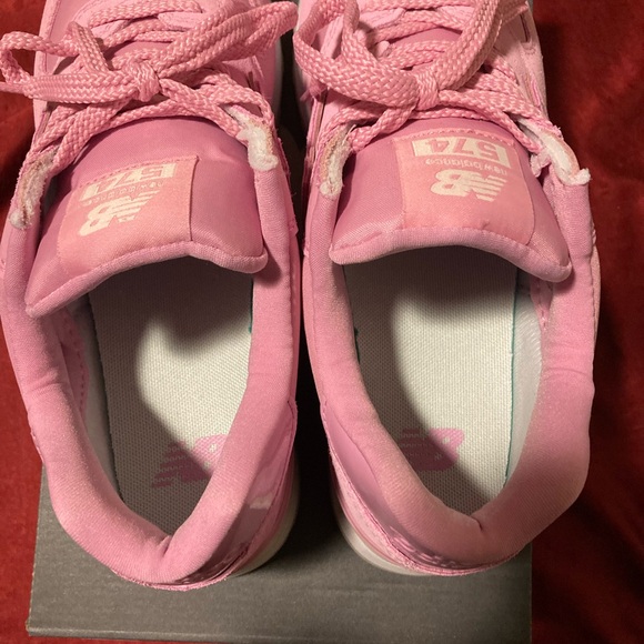 New Balance - Picture 3 of 5